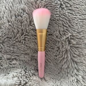 Too Faced Blush/Powder Brush